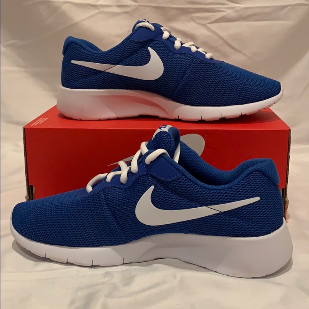 Nike Tanjun Athletic Shoes